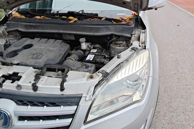 Used CHANGAN CS35 2015 1.6L Manual Luxury Model China IV Standard Engine Bay Left