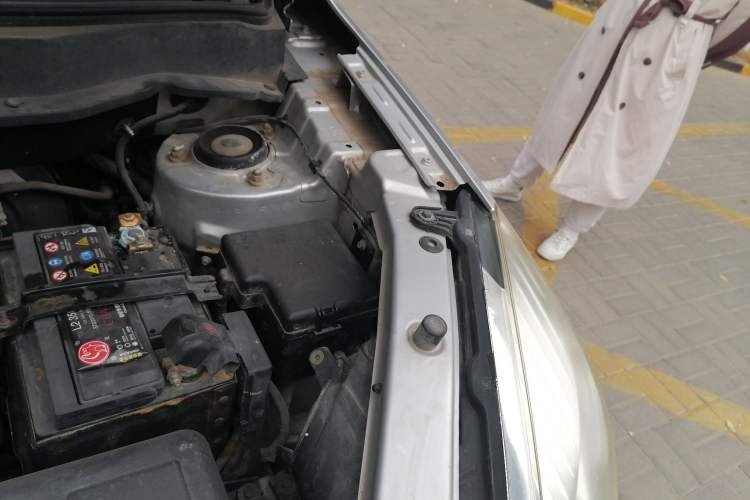 Used CHANGAN CS35 2015 1.6L Manual Luxury Model China IV Standard Engine Bay Left