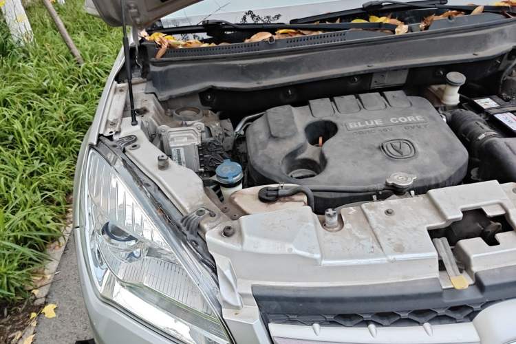 Used CHANGAN CS35 2015 1.6L Manual Luxury Model China IV Standard Engine Bay Right