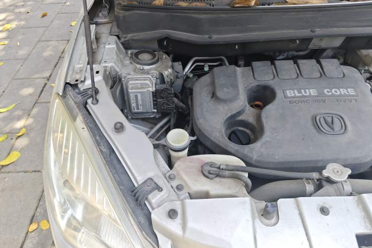 Used CHANGAN CS35 2015 1.6L Manual Luxury Model China IV Standard Engine Bay Right