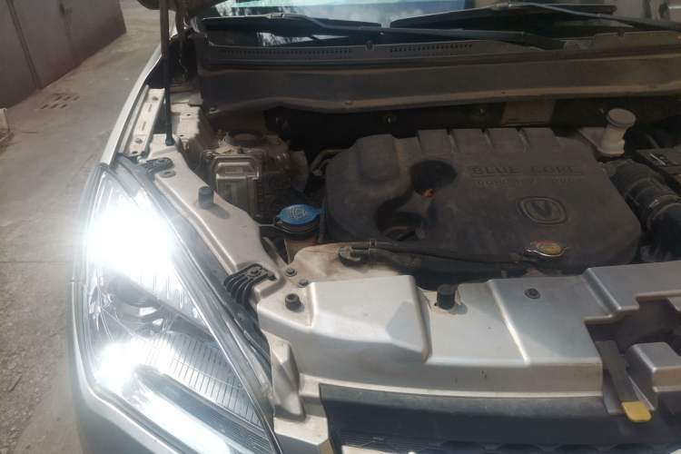 Used CHANGAN CS35 2015 1.6L Automatic Luxury Model China IV Standard Engine Bay Right