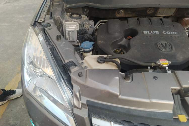 Used CHANGAN CS35 2015 1.6L Automatic Luxury Model China IV Standard Engine Bay Right