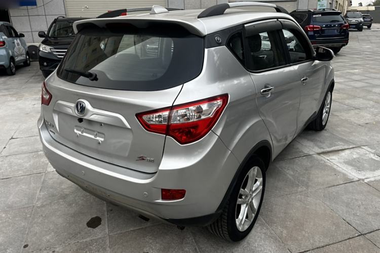 Used CHANGAN CS35 2015 1.6L Automatic Luxury Model China V Standard Exterior 5