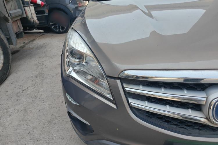 Used CHANGAN CS35 2015 1.6L Automatic Luxury Model China V Standard Exterior 6