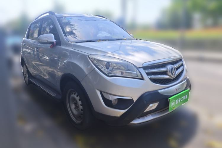 Used CHANGAN CS35 2015 1.6L Manual Luxury Model China IV Standard Front Right 45 Deg
