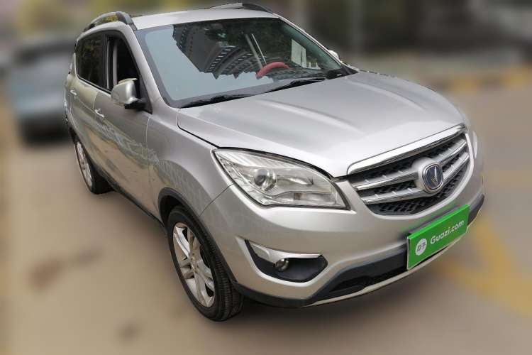Used CHANGAN CS35 2015 1.6L Manual Luxury Model China IV Standard Front Right 45 Deg