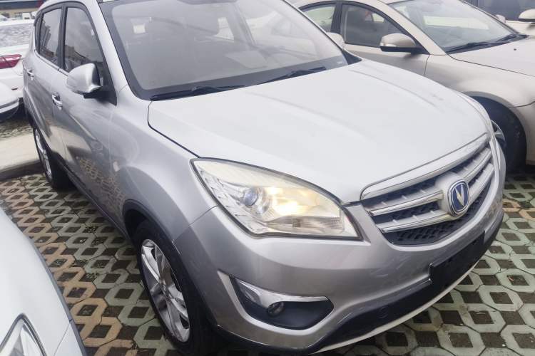 Used CHANGAN CS35 2015 1.6L Automatic Luxury Model China IV Standard Front Right 45 Deg