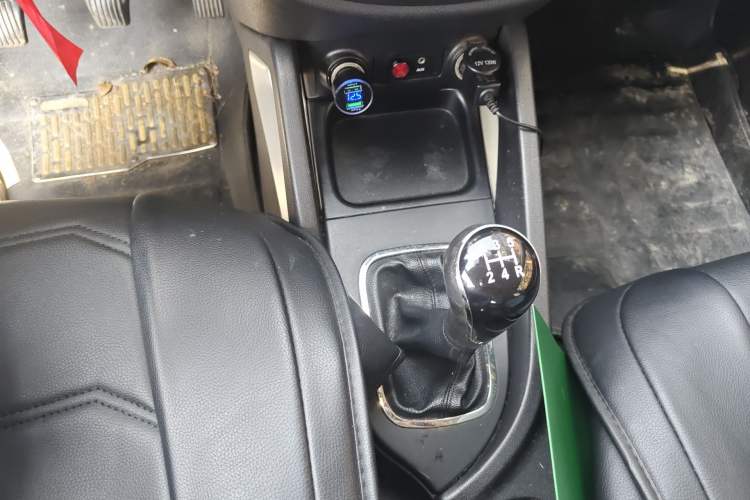 Used CHANGAN CS35 2015 1.6L Manual Luxury Model China IV Standard Gear Lever