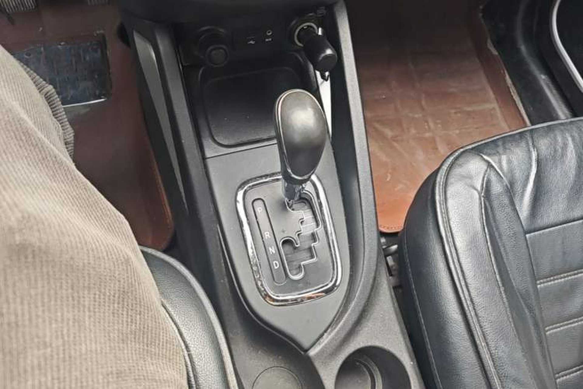 Used CHANGAN CS35 2015 1.6L Automatic Prestige Model China IV Standard Gear Lever