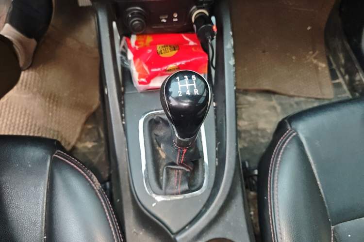 Used CHANGAN CS35 2015 1.6L Manual Luxury Model China V Standard Gear Lever