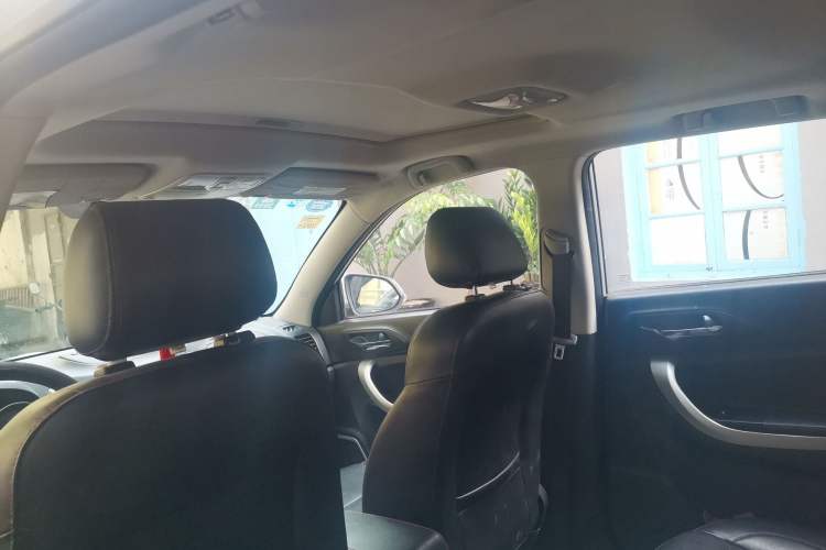 Used CHANGAN CS35 2015 1.6L Automatic Luxury Model China IV Standard Headliner