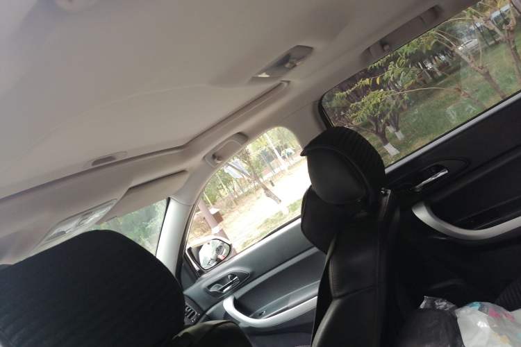 Used CHANGAN CS35 2015 1.6L Manual Luxury Model China IV Standard Headliner