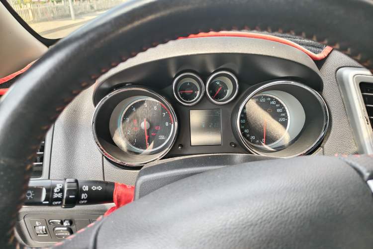 Used CHANGAN CS35 2015 1.6L Manual Luxury Model China IV Standard Instrument Cluster