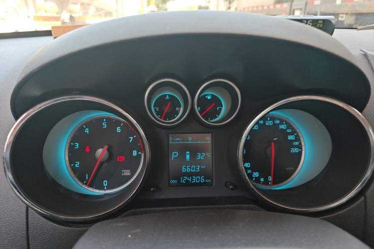 Used CHANGAN CS35 2015 1.6L Automatic Luxury Model China V Standard Instrument Cluster