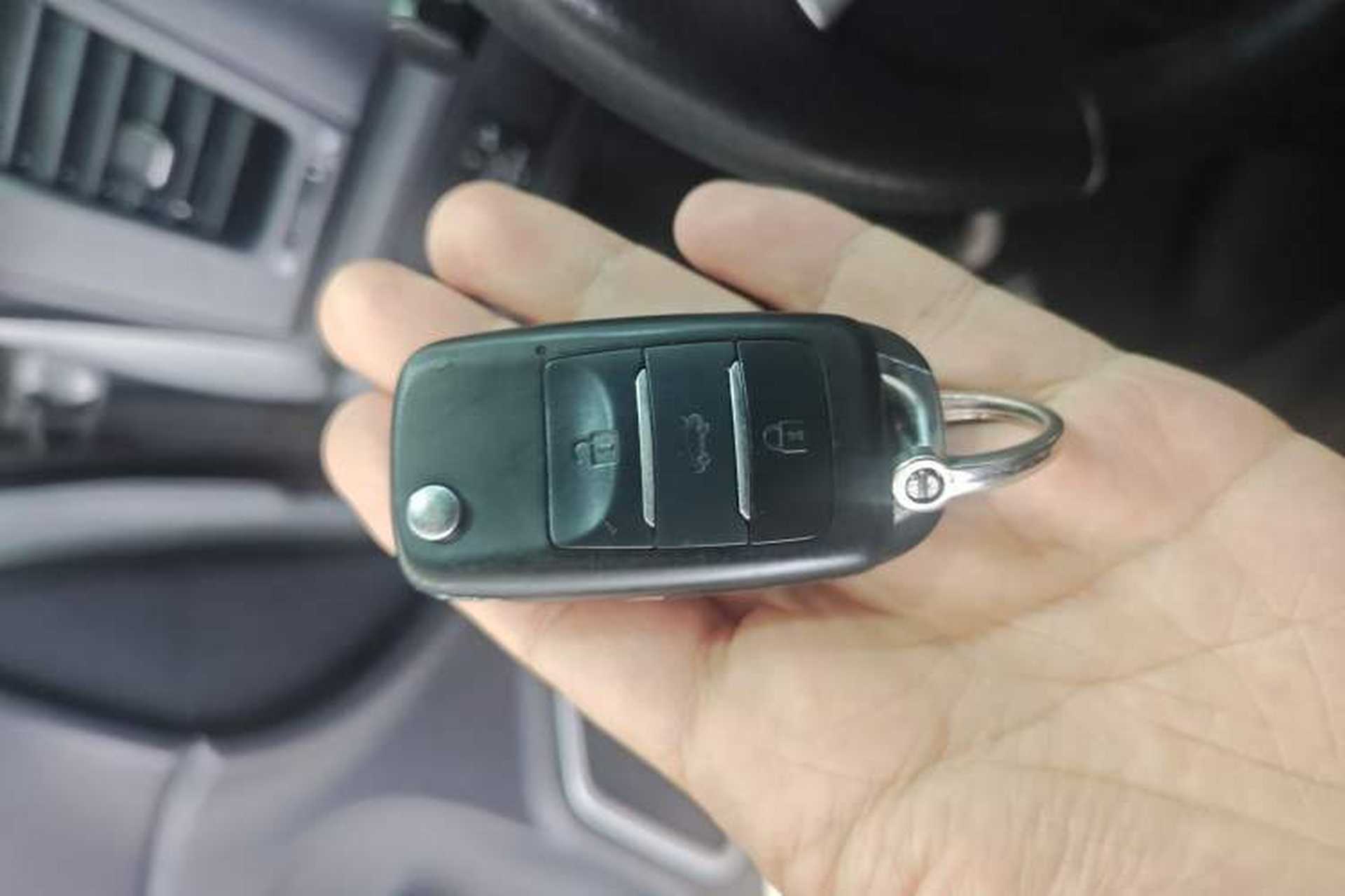 Used CHANGAN CS35 2015 1.6L Automatic Luxury Model China IV Standard Interior 1
