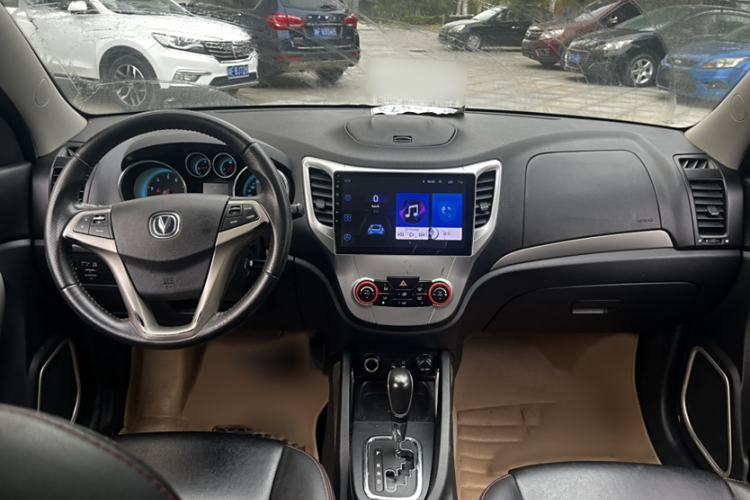 Used CHANGAN CS35 2015 1.6L Automatic Luxury Model China V Standard Interior 1