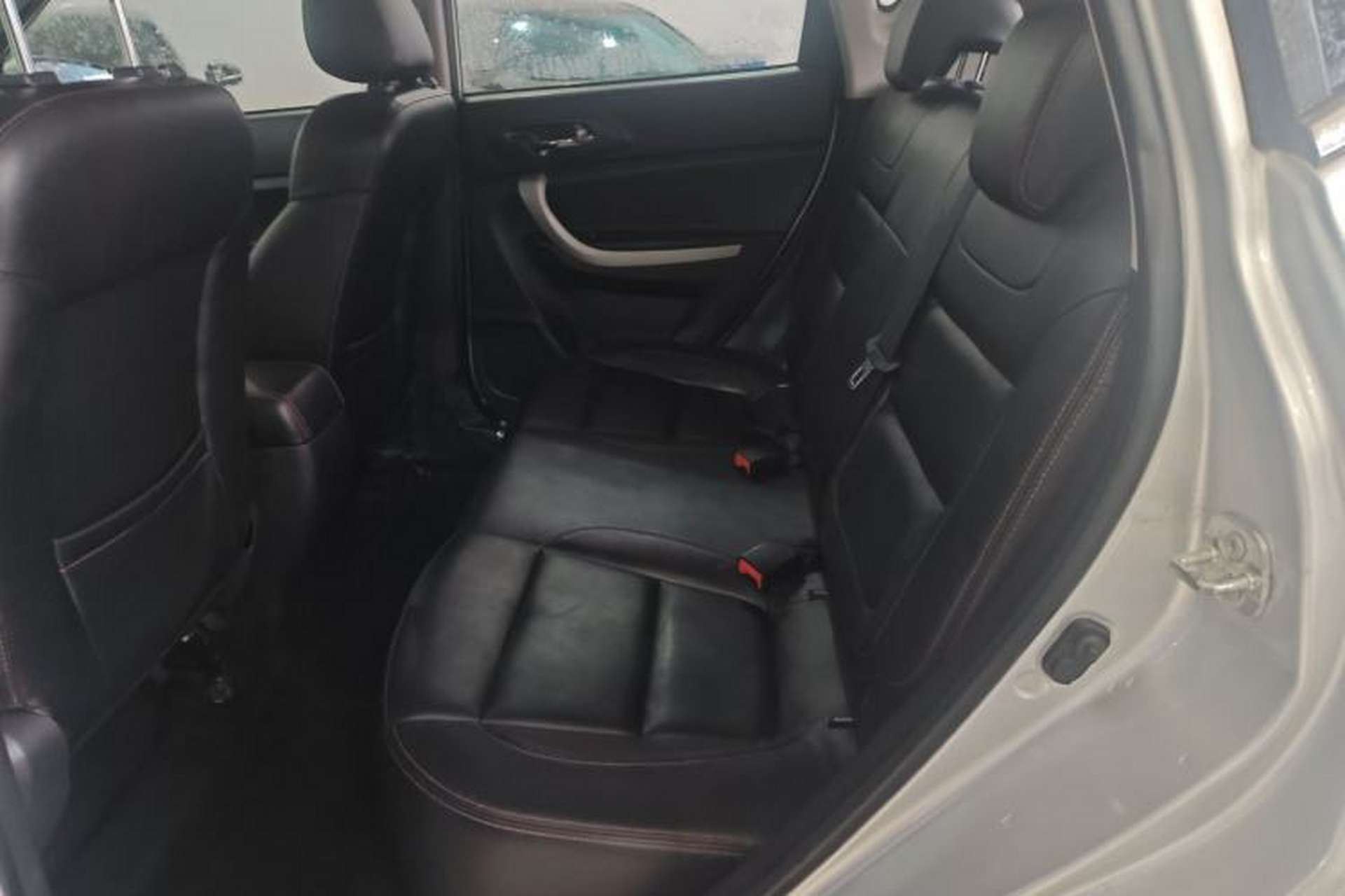 Used CHANGAN CS35 2015 1.6L Automatic Luxury Model China IV Standard Interior 4