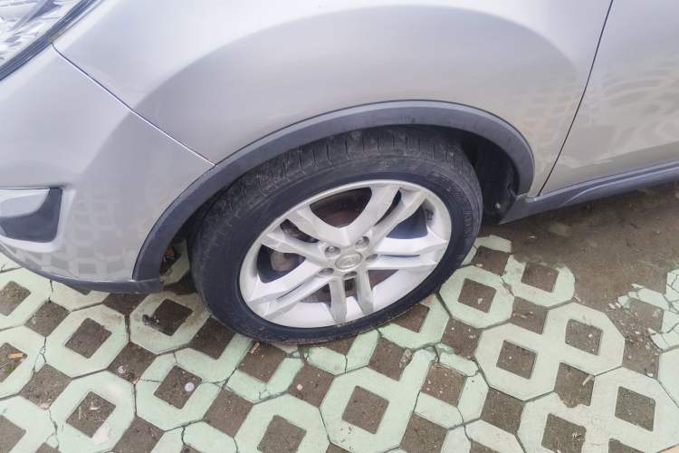 Used CHANGAN CS35 2015 1.6L Automatic Luxury Model China IV Standard Left Front Wheel Hub