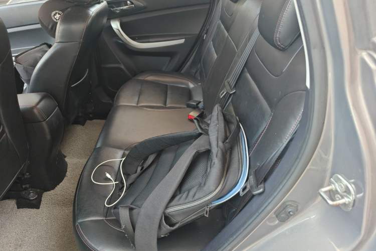 Used CHANGAN CS35 2015 1.6L Automatic Luxury Model China V Standard Left Rear Seat