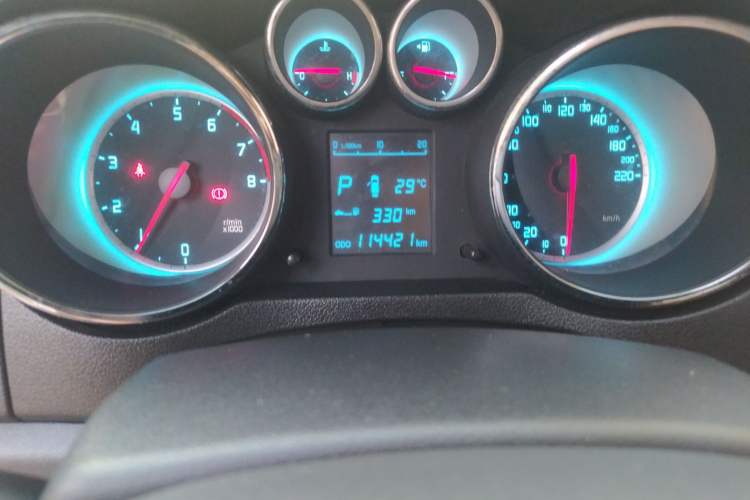 Used CHANGAN CS35 2015 1.6L Automatic Luxury Model China IV Standard Odometer Close Up