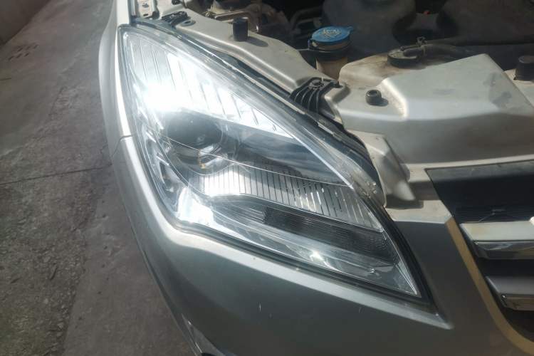 Used CHANGAN CS35 2015 1.6L Automatic Luxury Model China IV Standard Right Front Headlight