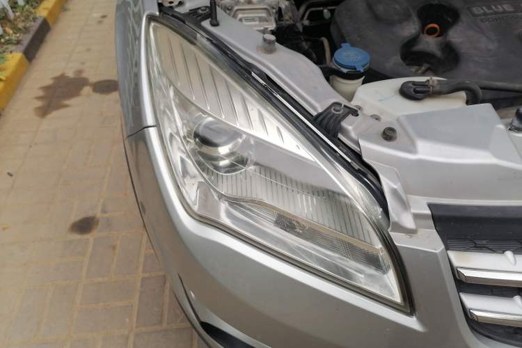Used CHANGAN CS35 2015 1.6L Manual Luxury Model China IV Standard Right Front Headlight