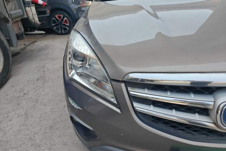 Used CHANGAN CS35 2015 1.6L Automatic Luxury Model China V Standard Right Front Headlight