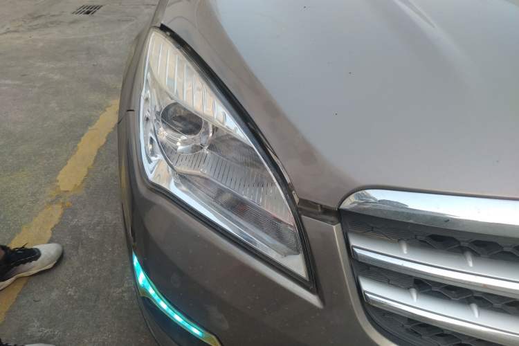 Used CHANGAN CS35 2015 1.6L Automatic Luxury Model China IV Standard Right Front Headlight