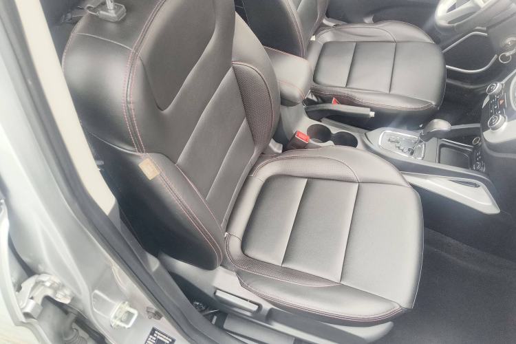 Used CHANGAN CS35 2015 1.6L Automatic Luxury Model China IV Standard Right Front Seat