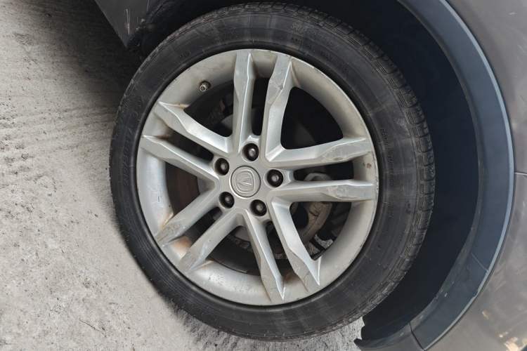 Used CHANGAN CS35 2015 1.6L Automatic Luxury Model China V Standard Right Front Wheel Hub