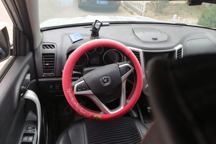 Used CHANGAN CS35 2015 1.6L Manual Luxury Model China IV Standard Steering Wheel