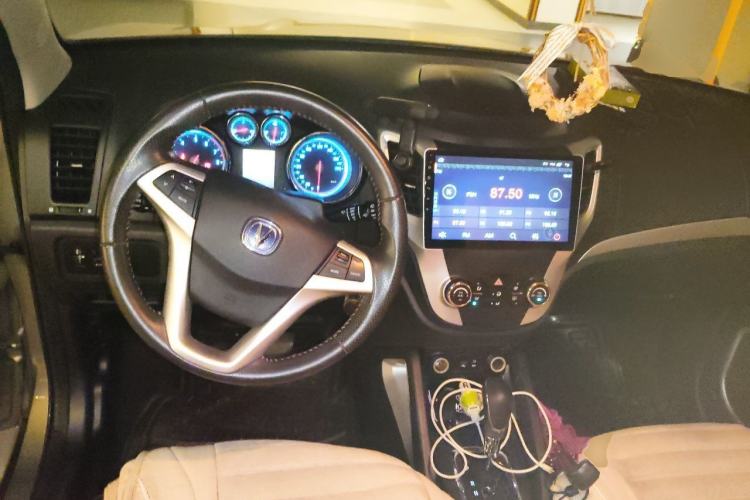 Used CHANGAN CS35 2015 1.6L Automatic Luxury Model China V Standard Steering Wheel