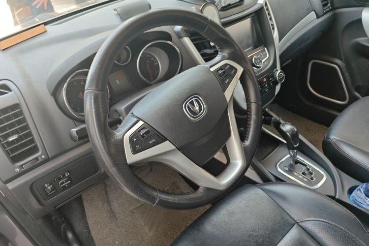 Used CHANGAN CS35 2015 1.6L Automatic Luxury Model China V Standard Steering Wheel