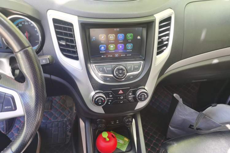 Used CHANGAN CS35 2015 1.6L Manual Luxury Model China IV Standard Audio And AC Panel