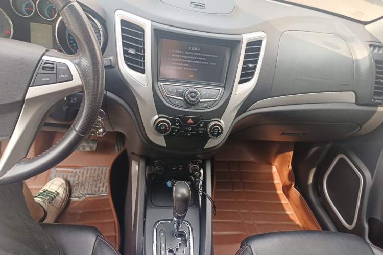 Used CHANGAN CS35 2015 1.6L Automatic Prestige Model China IV Standard Audio And AC Panel