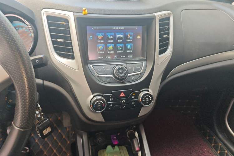 Used CHANGAN CS35 2015 1.6L Manual Luxury Model China IV Standard Audio And AC Panel