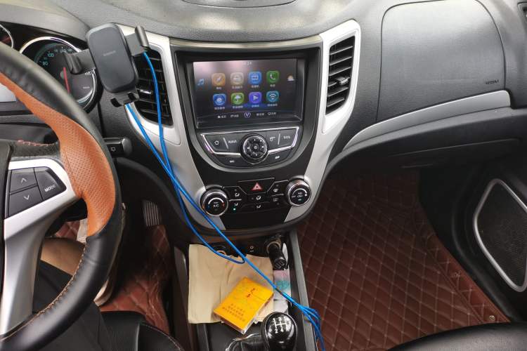 Used CHANGAN CS35 2015 1.6L Manual Luxury Model China IV Standard Audio And AC Panel