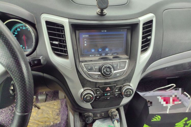 Used CHANGAN CS35 2015 1.6L Manual Luxury Model China IV Standard Audio And AC Panel