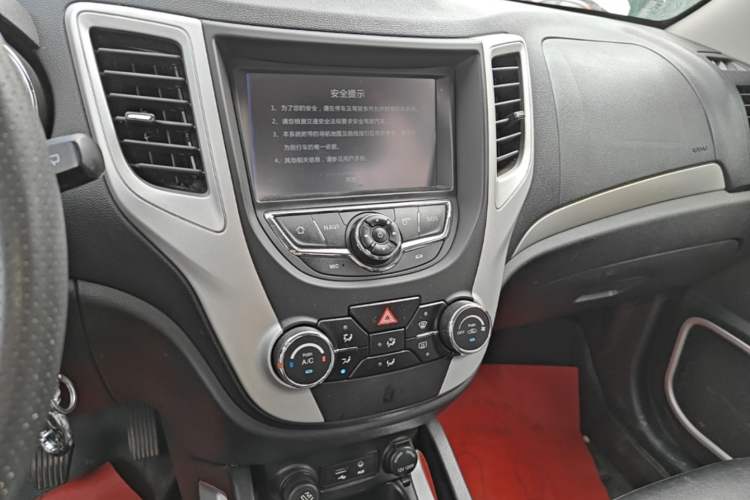 Used CHANGAN CS35 2015 1.6L Manual Luxury Model China IV Standard Audio And AC Panel