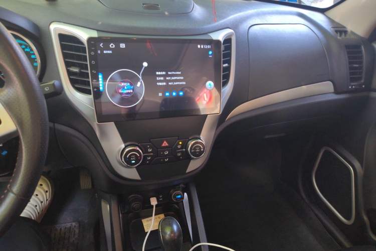 Used CHANGAN CS35 2015 1.6L Automatic Luxury Model China IV Standard Audio And AC Panel