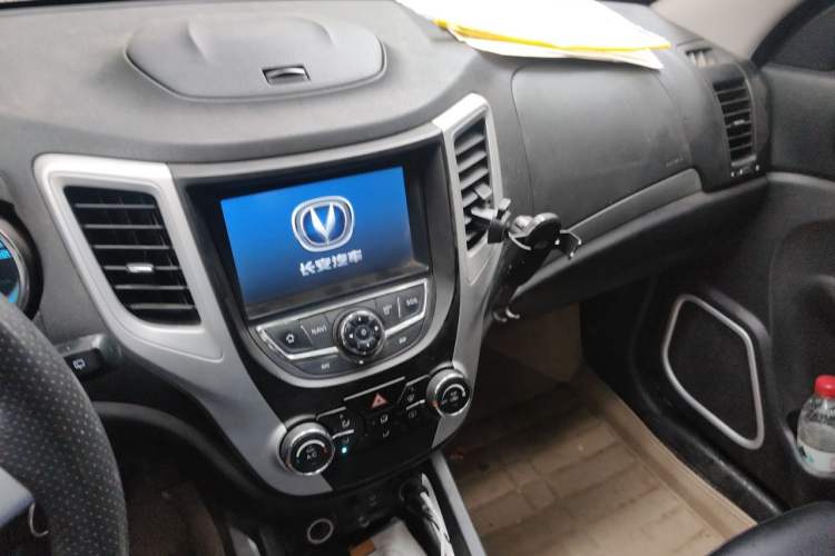 Used CHANGAN CS35 2015 1.6L Manual Luxury Model China V Standard Audio And AC Panel
