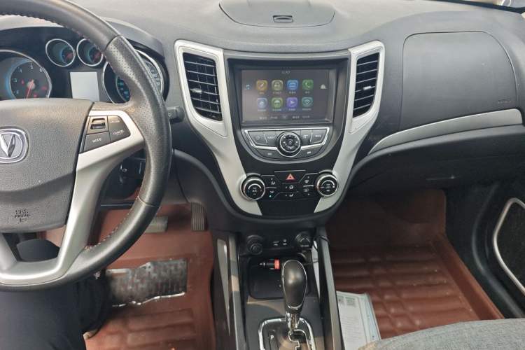 Used CHANGAN CS35 2015 1.6L Automatic Luxury Model China V Standard Audio And AC Panel