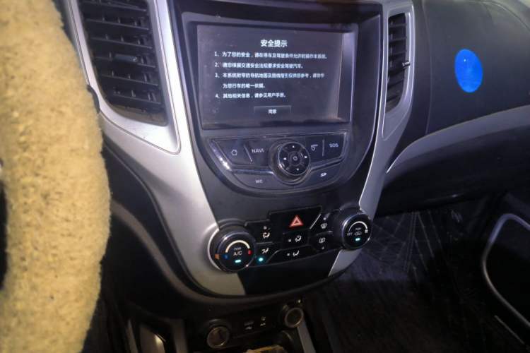 Used CHANGAN CS35 2015 1.6L Manual Luxury Model China IV Standard Audio And AC Panel