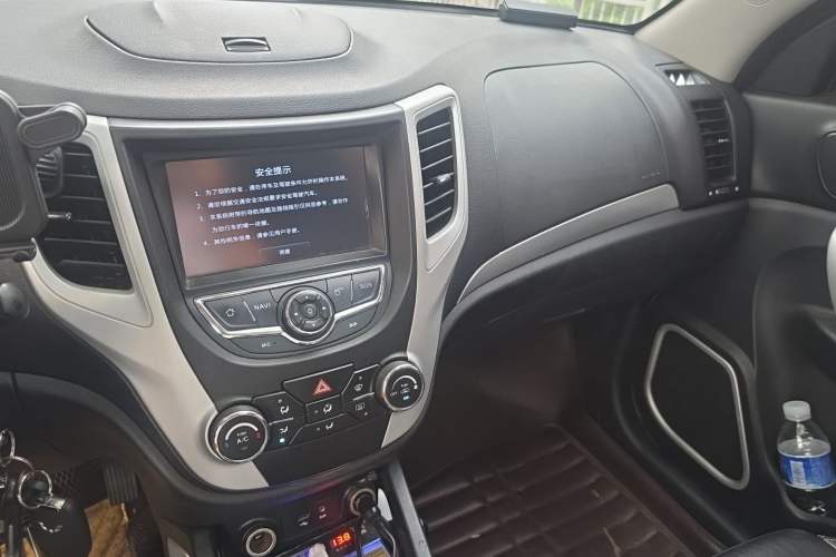 Used CHANGAN CS35 2015 1.6L Manual Luxury Model China IV Standard Audio And AC Panel