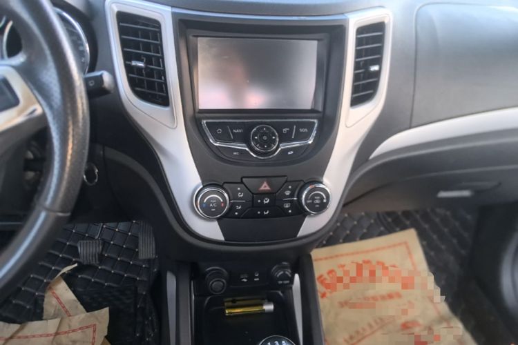 Used CHANGAN CS35 2015 1.6L Manual Luxury Model China IV Standard Audio And AC Panel
