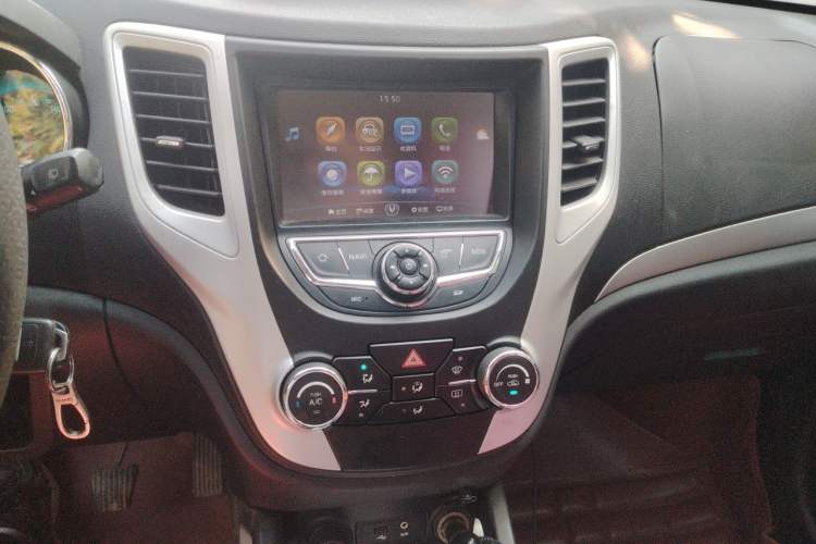 Used CHANGAN CS35 2015 1.6L Manual Luxury Model China IV Standard Audio And AC Panel