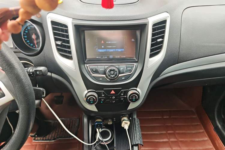 Used CHANGAN CS35 2015 1.6L Manual Luxury Model China IV Standard Audio And AC Panel