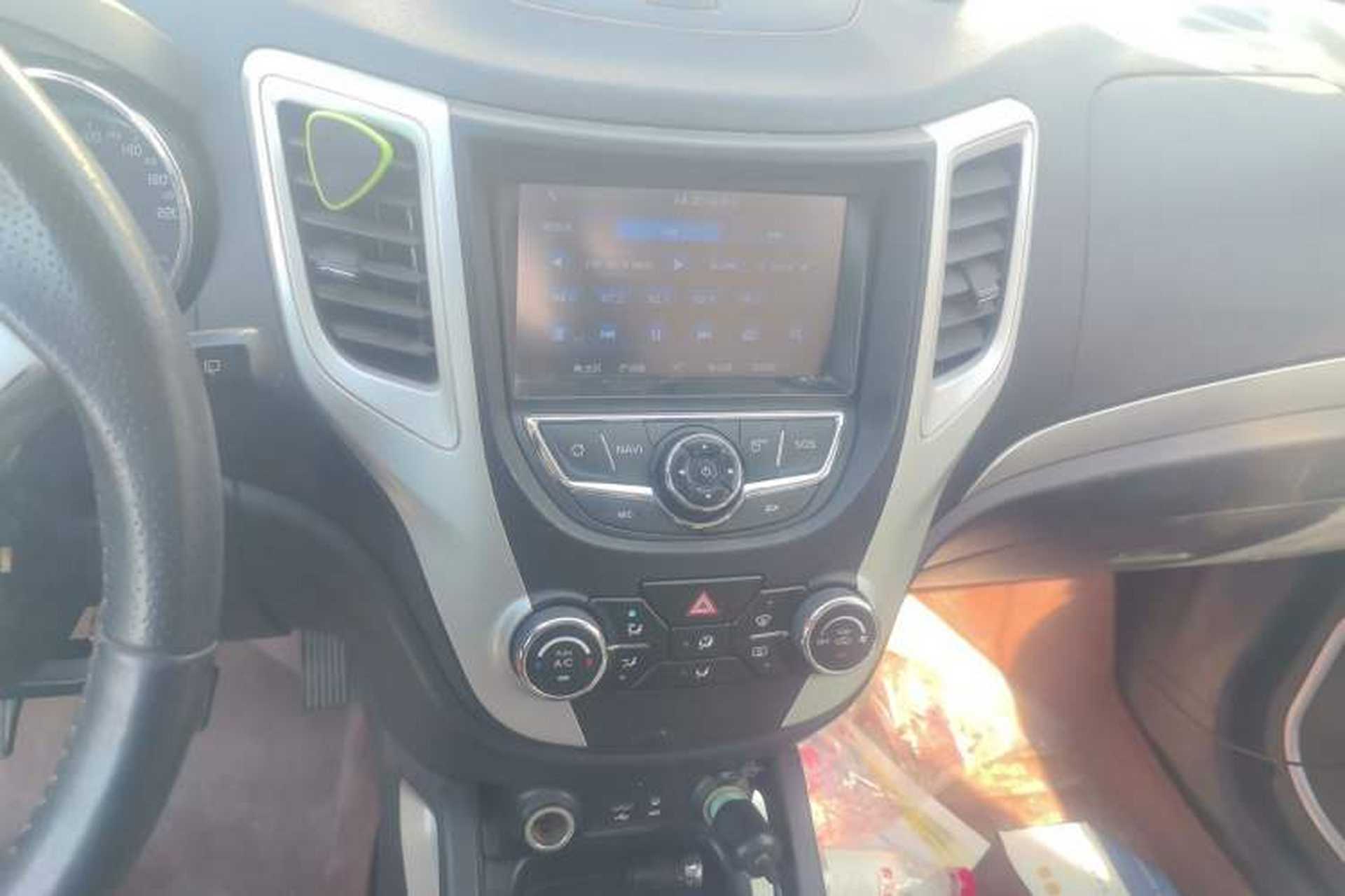 Used CHANGAN CS35 2015 1.6L Manual Comfort Model China IV Standard Audio And AC Panel