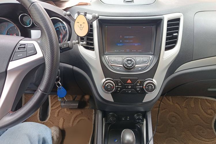 Used CHANGAN CS35 2015 1.6L Automatic Luxury Model China IV Standard Audio And AC Panel