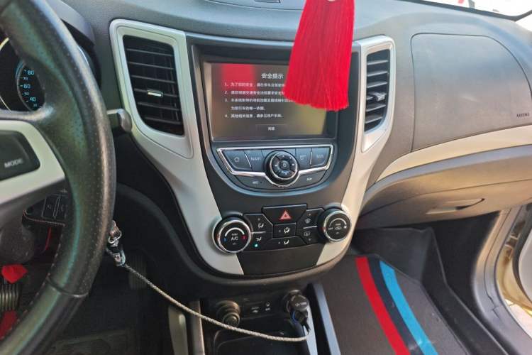 Used CHANGAN CS35 2015 1.6L Manual Luxury Model China IV Standard Audio And AC Panel